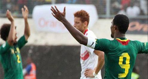 الحزن يخيم علي الشعب التونسي بعد الإخفاق في التأهل لكأس العالم